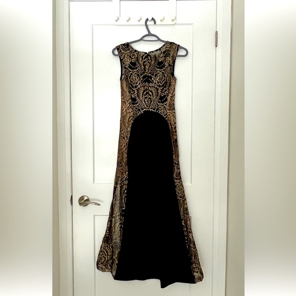 Black and Gold Evening Gown - Picture 2 of 4